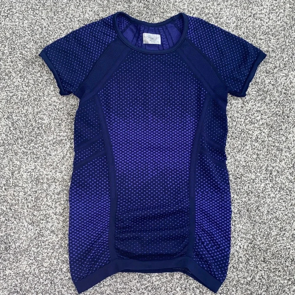 Athleta Fastest Track Tee on Multi Blue Polka Dots